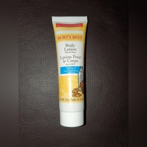 Burt's Bees Body Lotion Milk & Honey